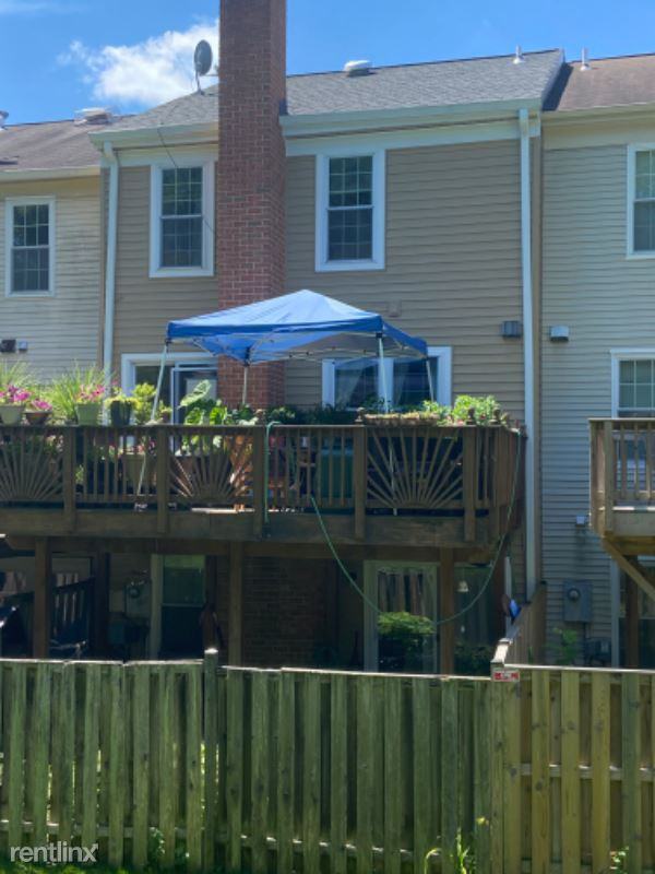6165 Green Hollow Ct - Photo 3 of 7