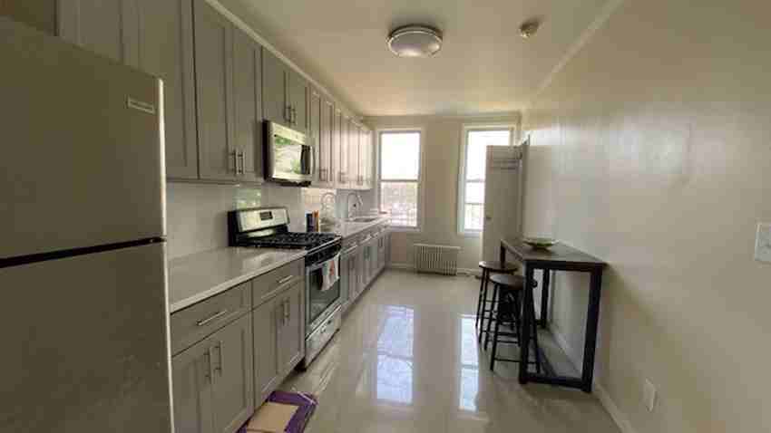 3467 Atlantic Ave #2R - Photo 2 of 7