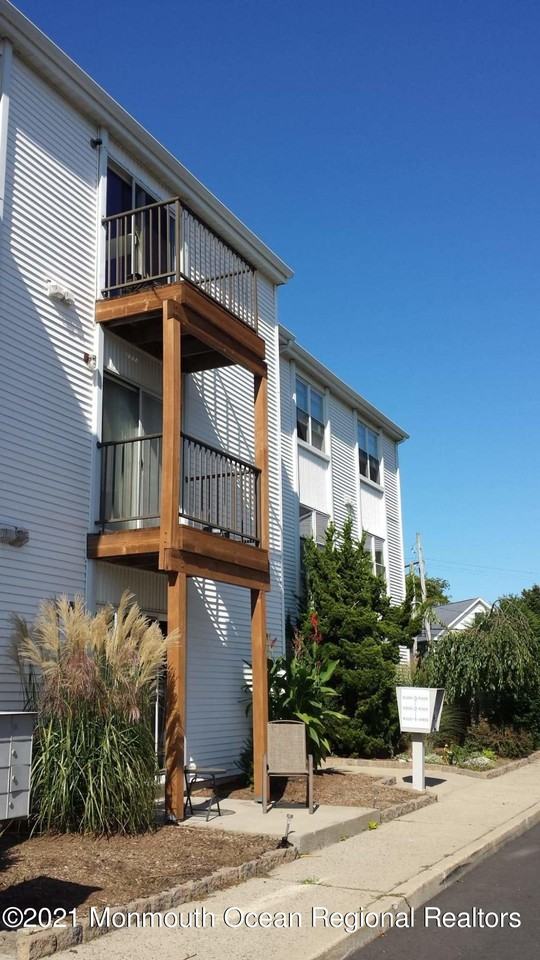 1606 Main St Apt R308 - Photo 2 of 13