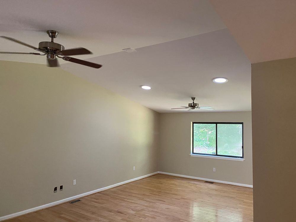 2098 Rutherford Ln - Photo 2 of 12