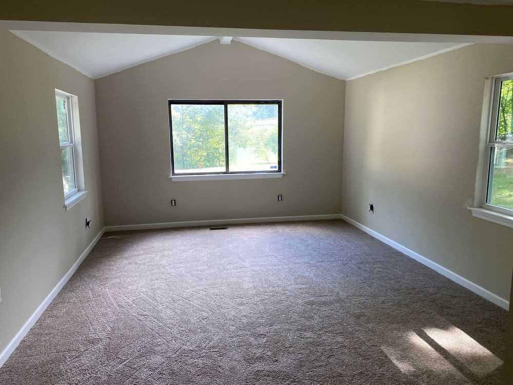 2098 Rutherford Ln - Photo 3 of 12