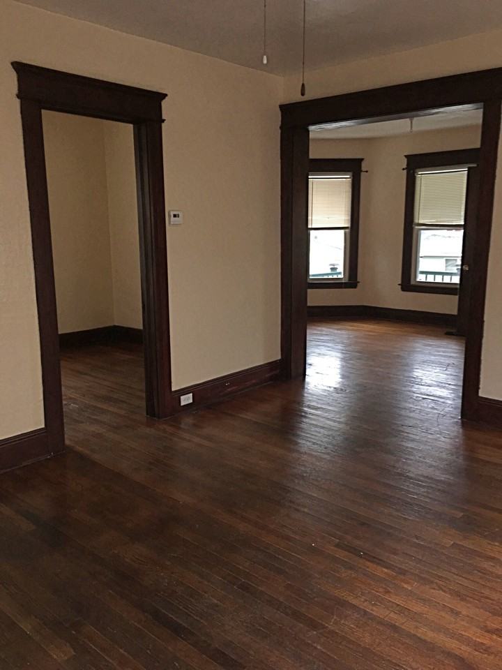 946 W Lafayette Ave Uppr #2 - Photo 3 of 16