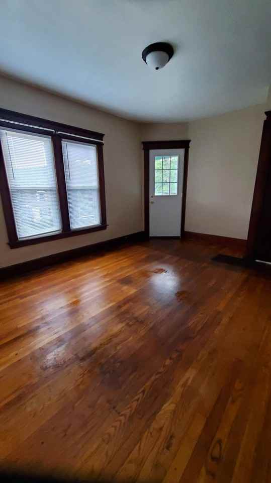 946 W Lafayette Ave Uppr #2 - Photo 4 of 16