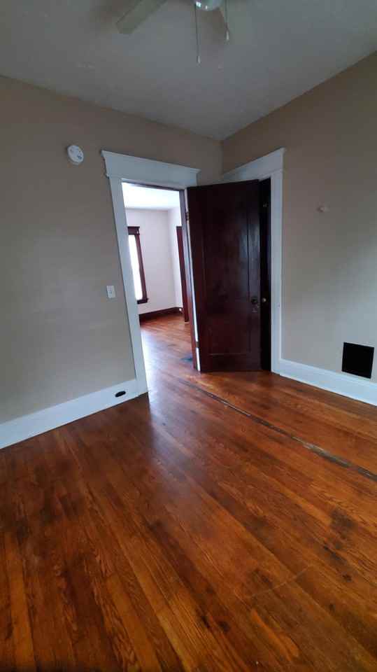 946 W Lafayette Ave Uppr #2 - Photo 7 of 16