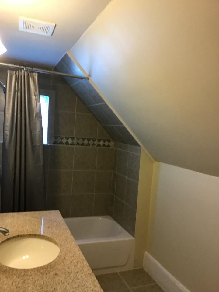 710 W Gray St #B - Photo 6 of 6