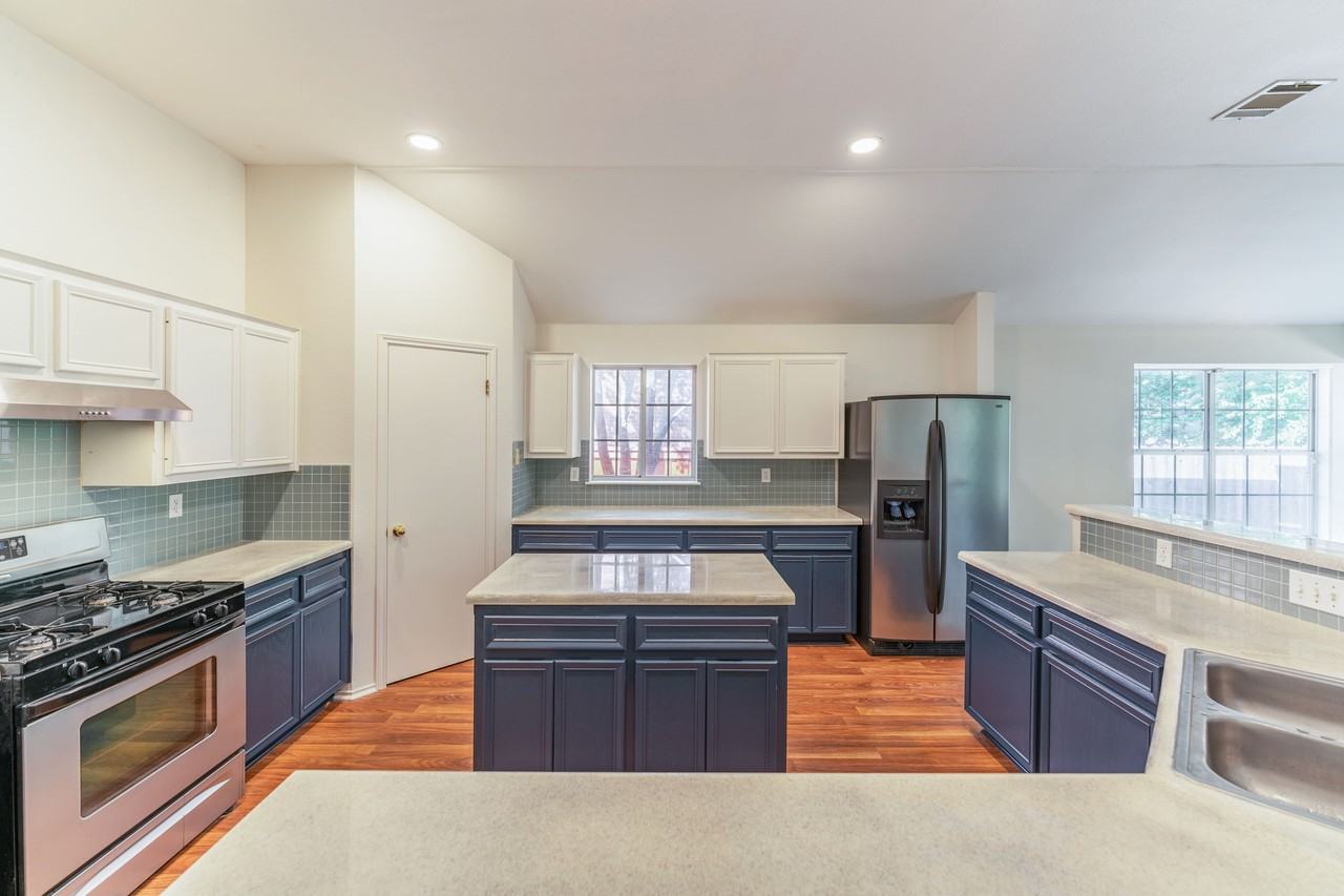 9103 Brimstone Ln - Photo 2 of 17