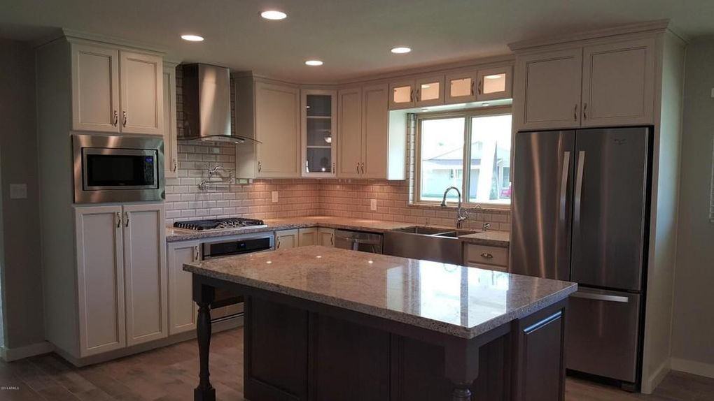 6714 E 6th St #1 - Photo 2 of 9