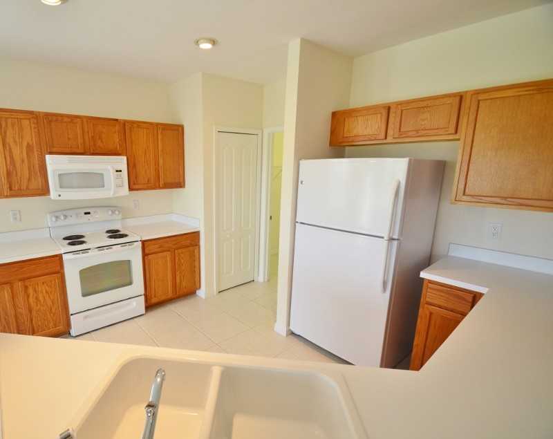 3356 Rennes Ct - Photo 2 of 9