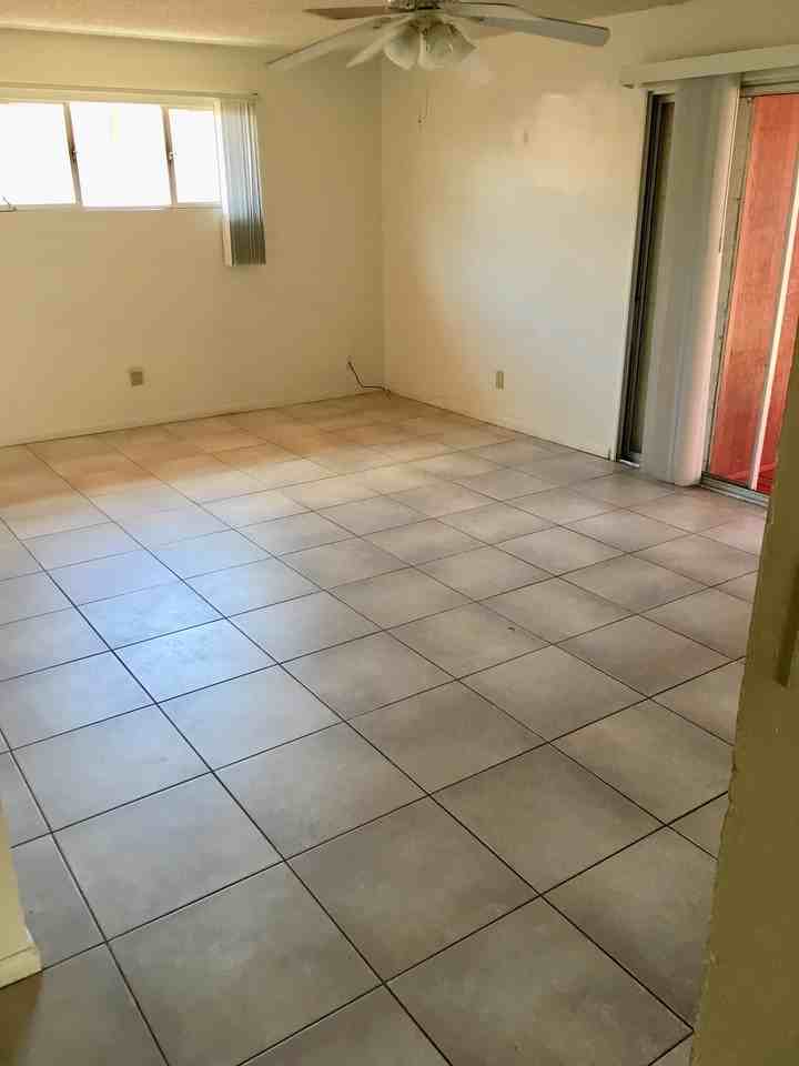 4640 Clairemont Dr - Photo 2 of 7
