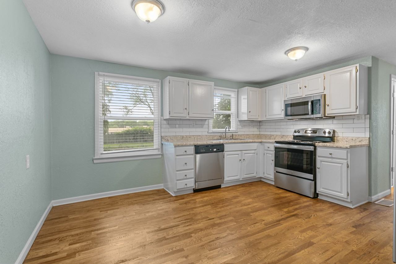 9008 E Gregory Blvd #1 - Photo 3 of 23
