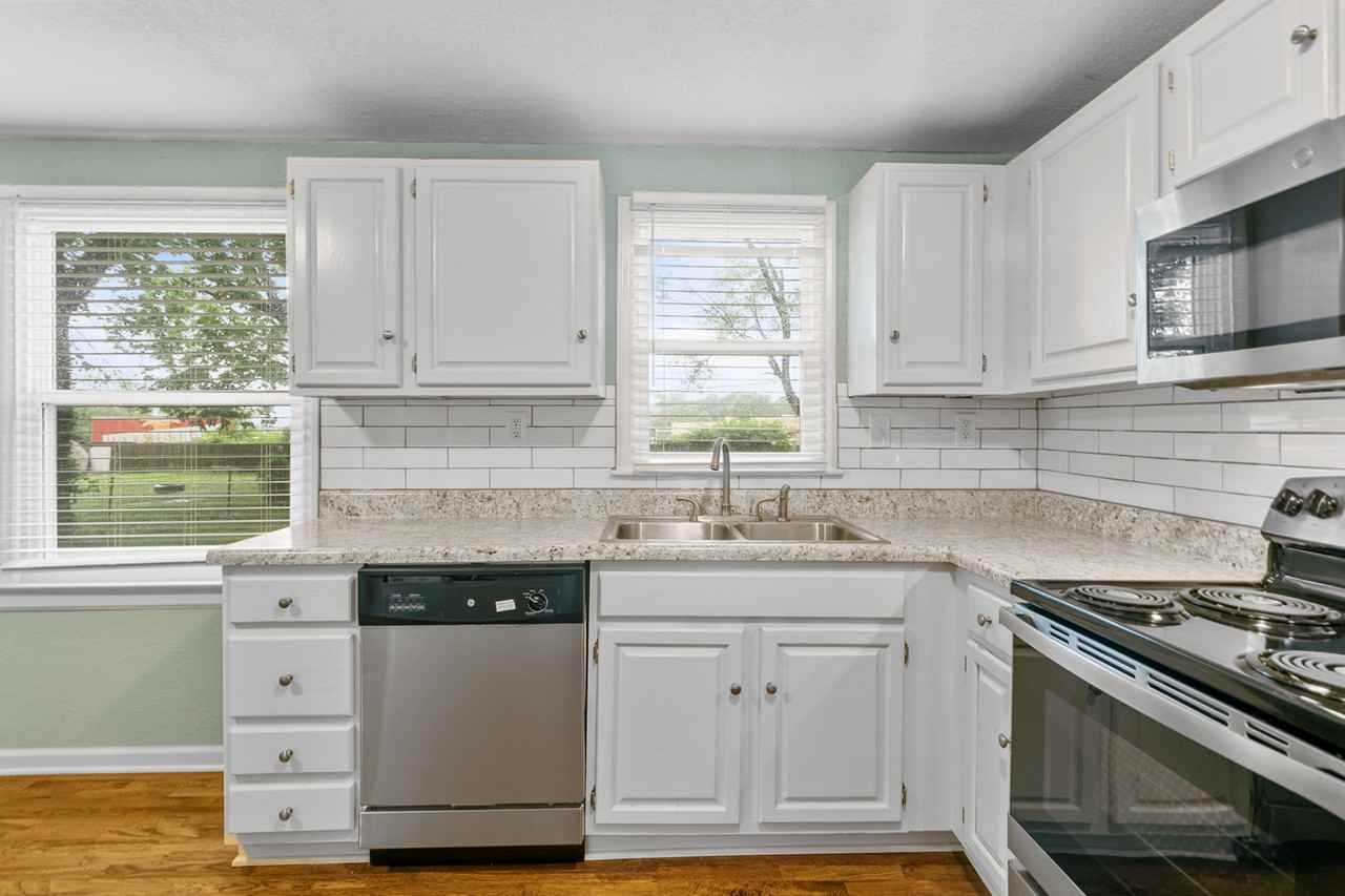 9008 E Gregory Blvd #1 - Photo 5 of 23