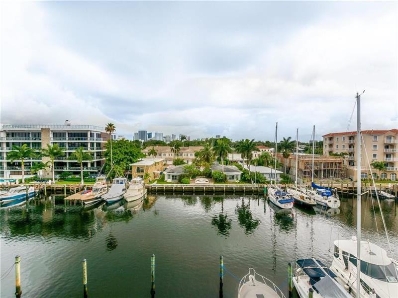 85 Isle Of Venice Dr - Photo 2 of 49