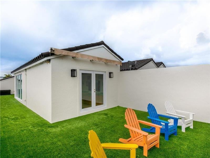 85 Isle Of Venice Dr - Photo 3 of 49