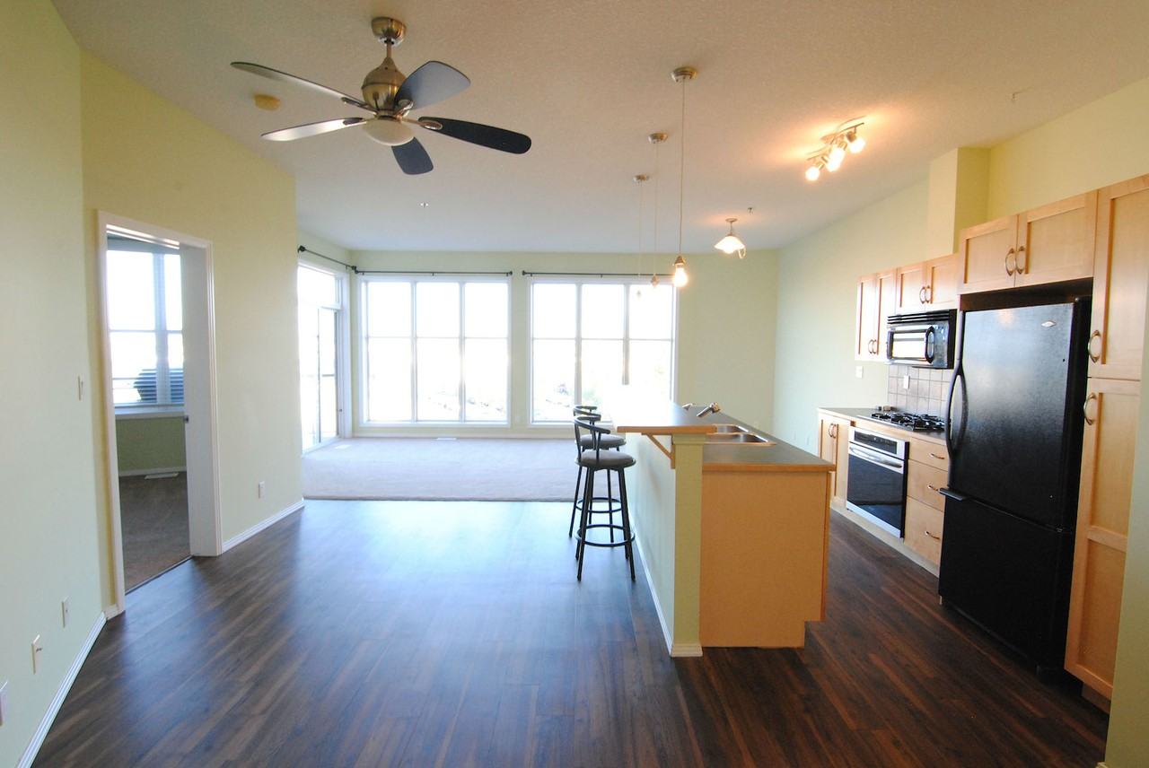 Perfectly Located 2 Bed 2 Bath Condo! Apartments 4831 104a St Nw