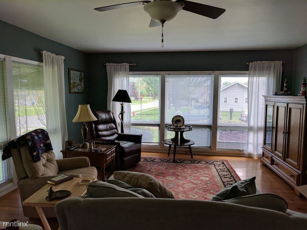 215 W Cass St - Photo 2 of 12