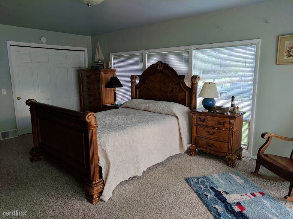 215 W Cass St - Photo 3 of 12