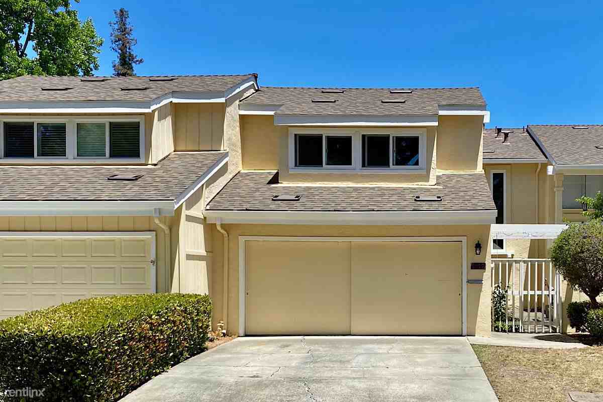 1012 Hyde Ave - Photo 3 of 3