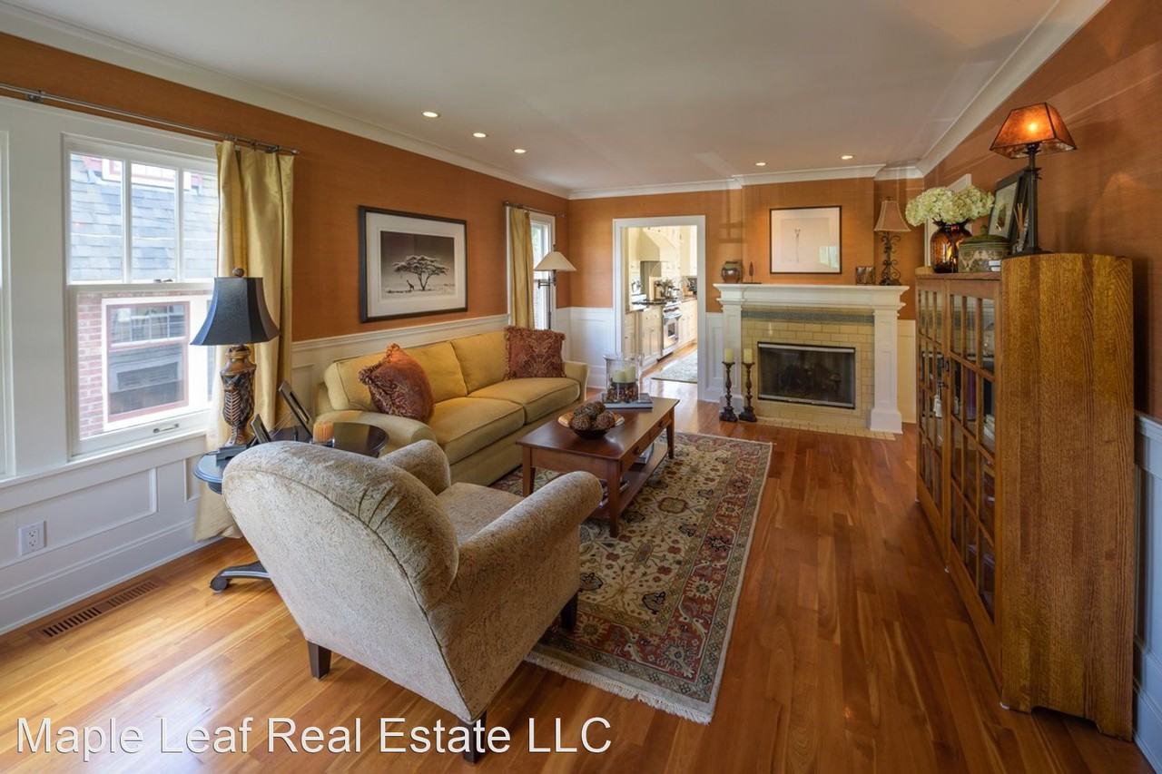 6017 29th Ave Ne - Photo 3 of 20