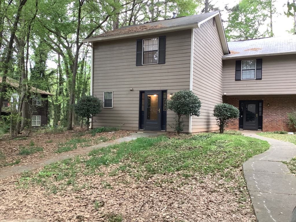 4030 Hawthorne Cir SE - Photo 2 of 20