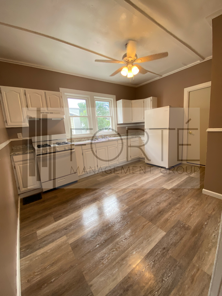 116 S Hamilton St - Photo 2 of 20