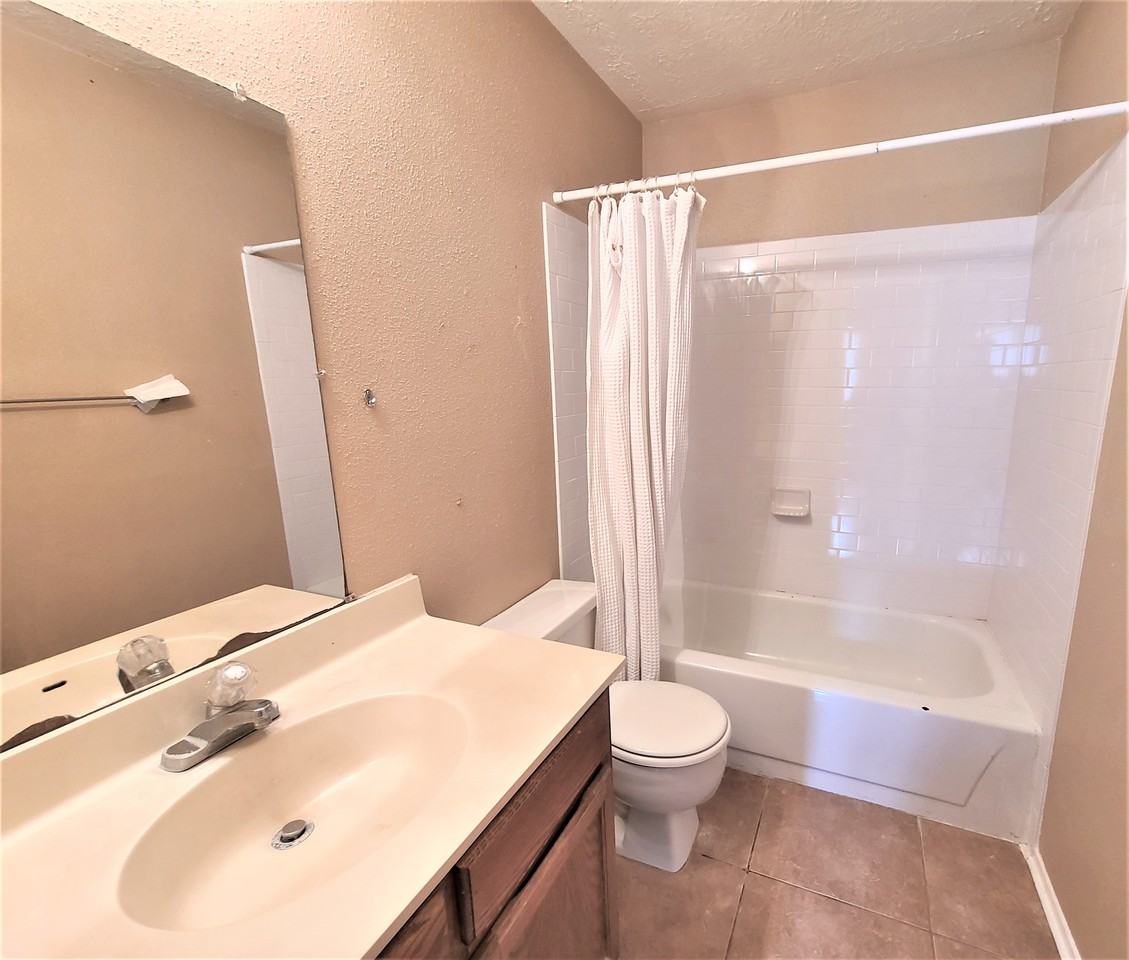 3010 Becket St - Photo 6 of 10