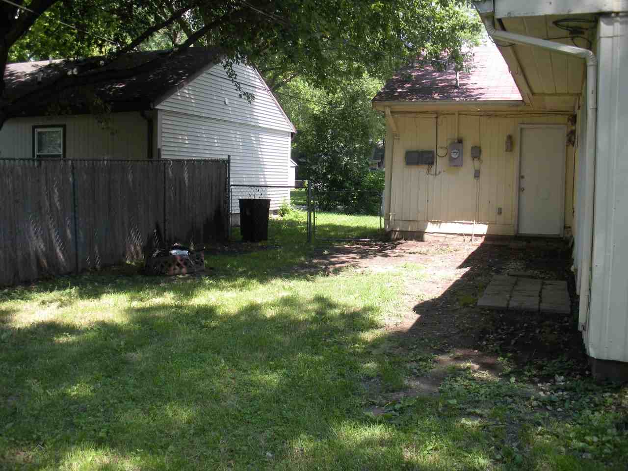 60 Vicksburg Ln - Photo 2 of 10