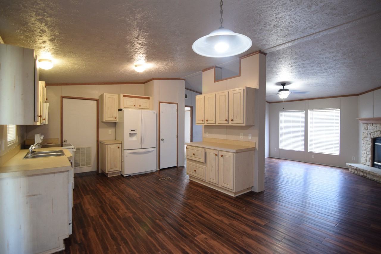 128 Jordan Dr - Photo 5 of 21