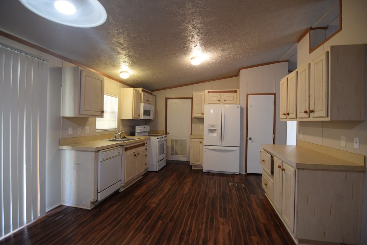 128 Jordan Dr - Photo 6 of 21