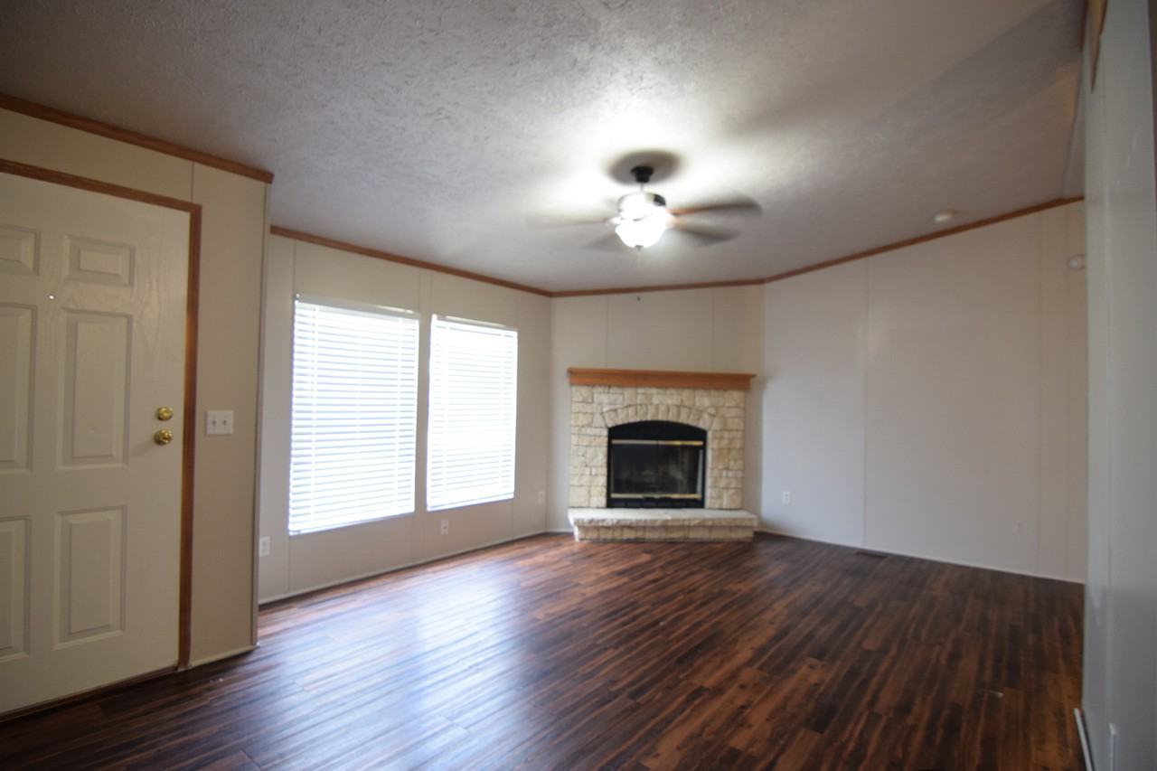 128 Jordan Dr - Photo 7 of 21