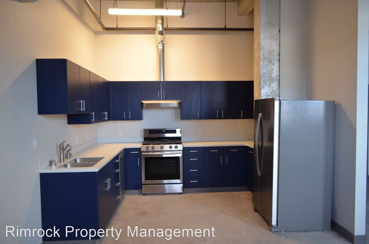 Downtown 2 bed 2 bath apartment - Photo 3 of 7