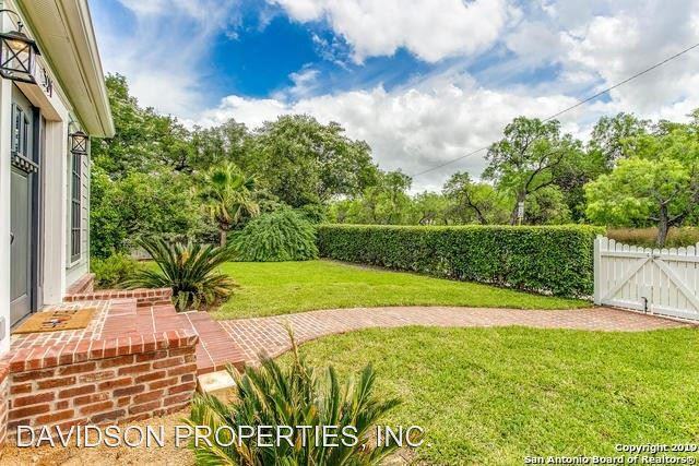 301 Parland Pl - Photo 3 of 21