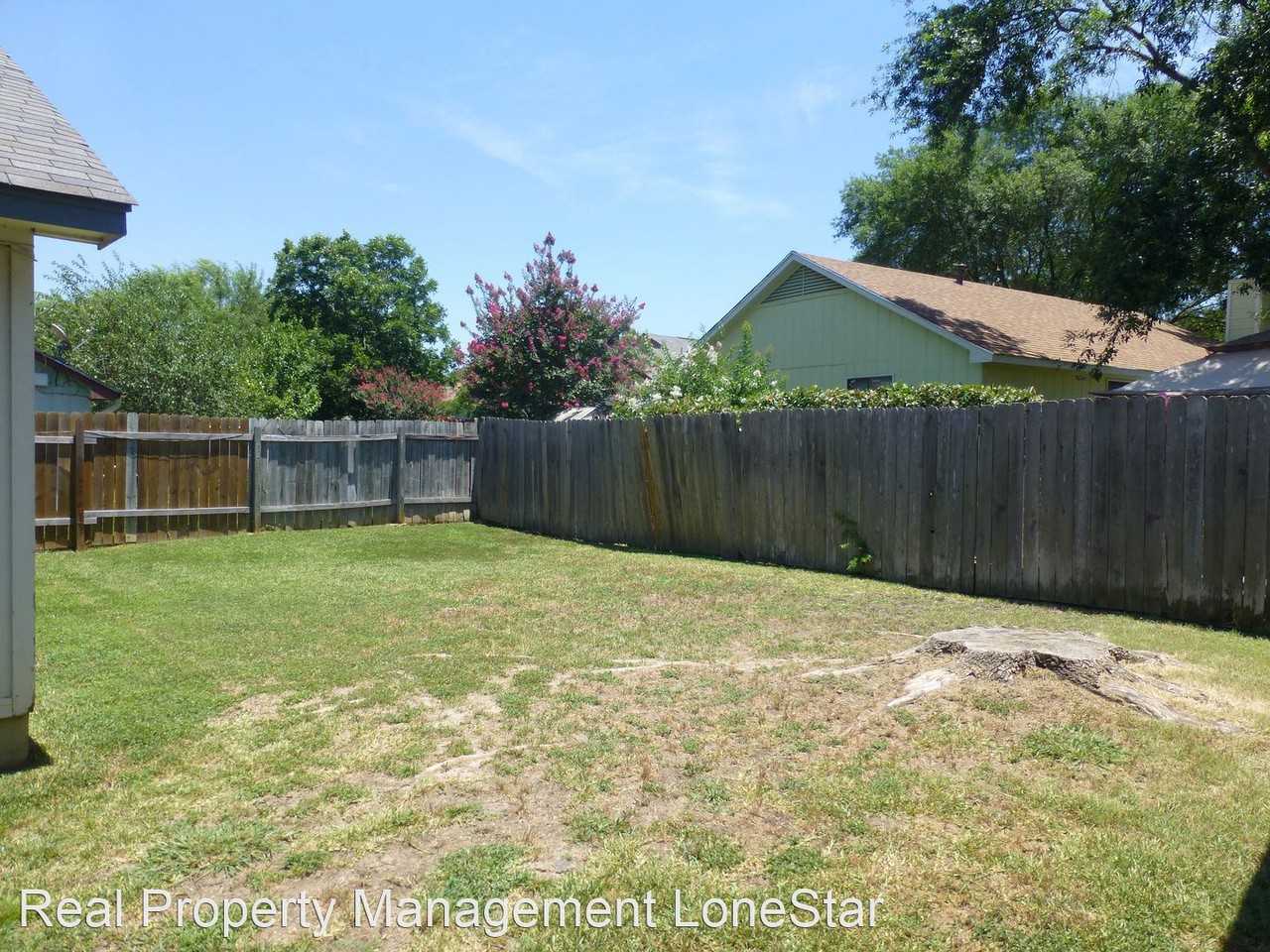 1001 Greenbriar Loop - Photo 3 of 20