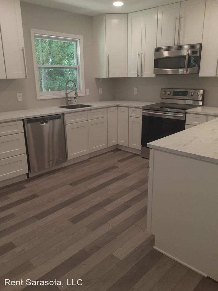 615 S Shade Ave - Photo 3 of 8