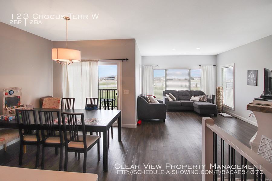 123 Crocus Terr W - Photo 3 of 12