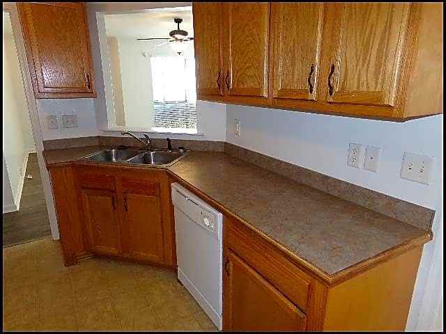 9800 Herndon Rd - Photo 3 of 10