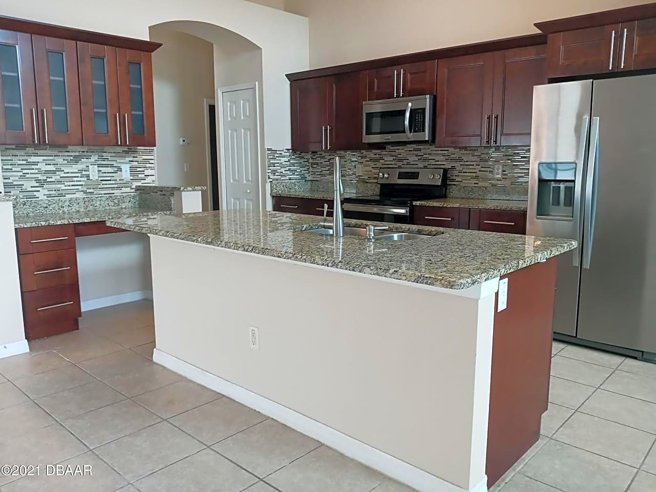 6817 Amici Ct - Photo 3 of 19