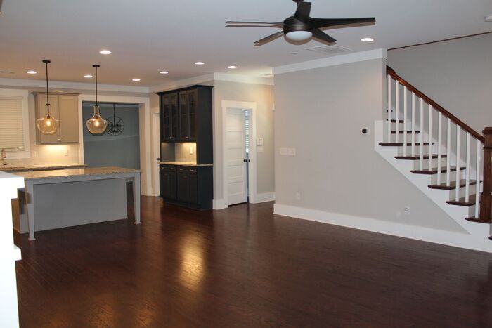 137 Flora Ave Ne - Photo 2 of 30