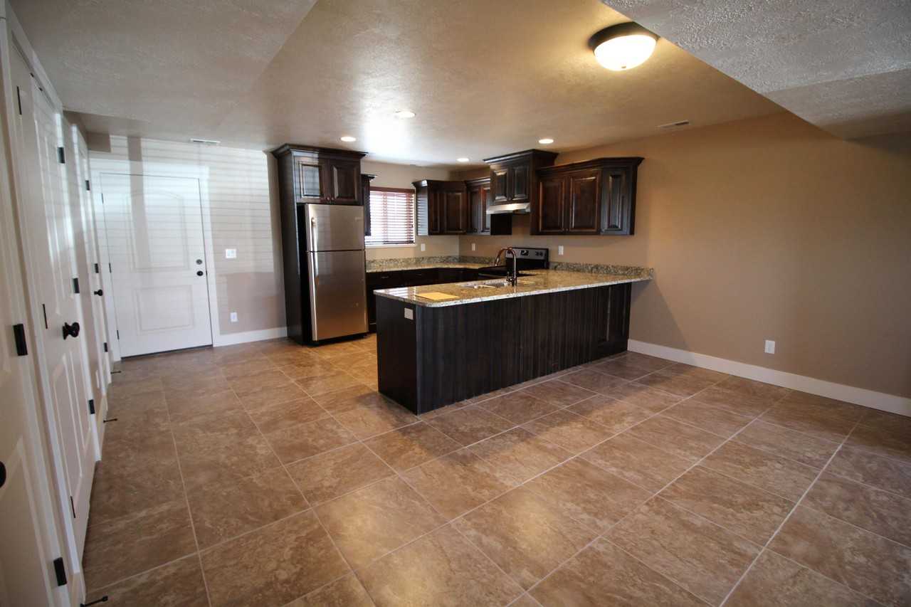 549 W 1420 N #101 - Photo 2 of 13
