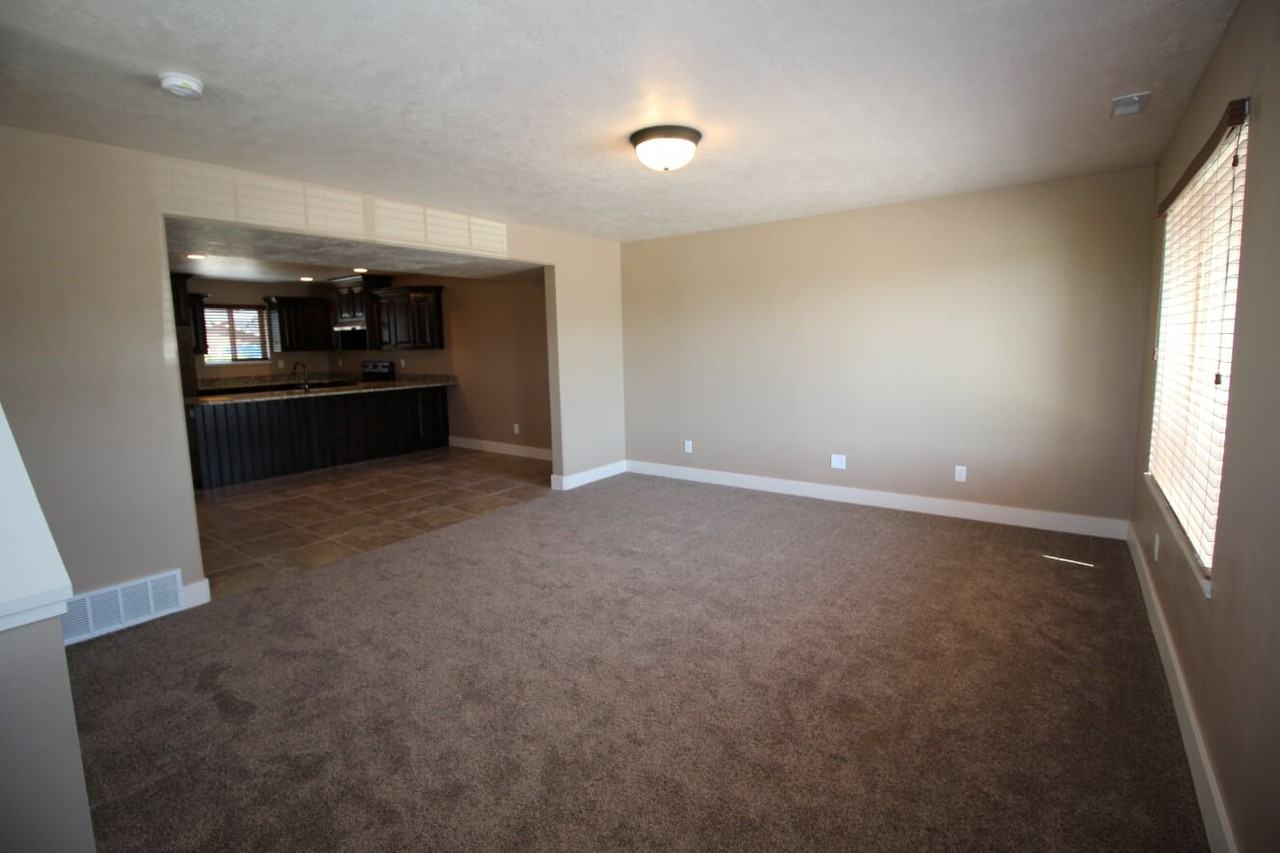 549 W 1420 N #101 - Photo 6 of 13