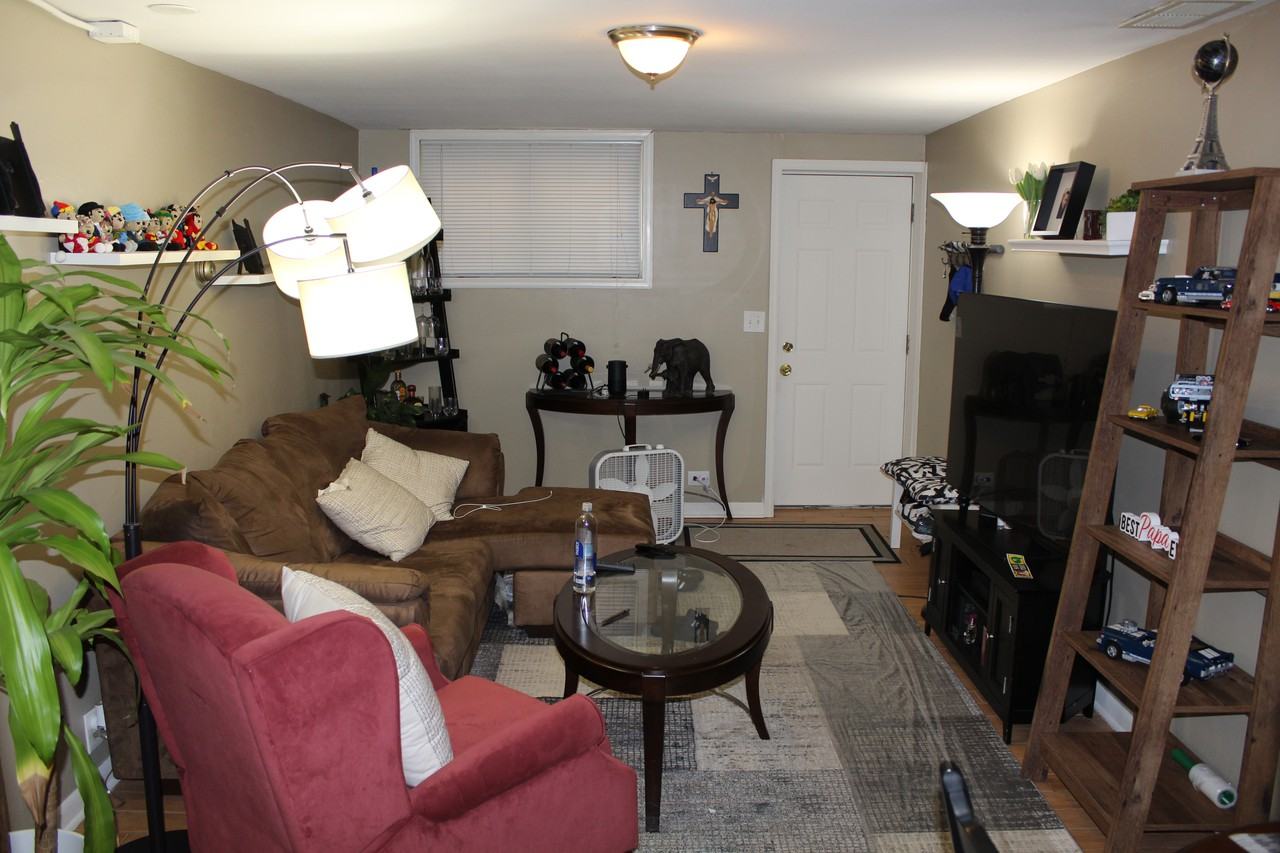 2744 Fremont Ave S - Photo 2 of 11