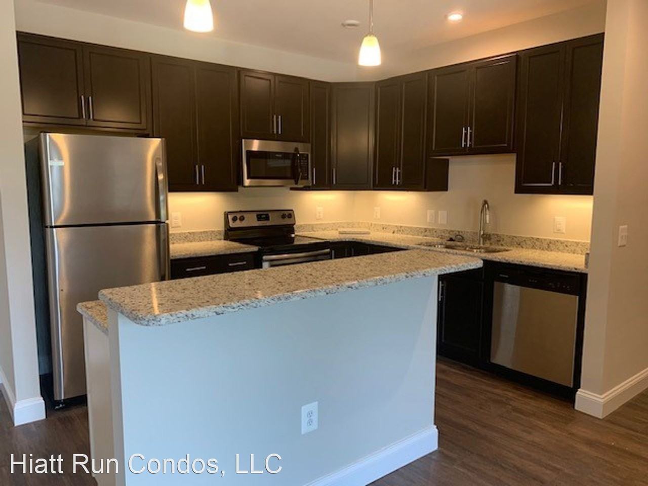 135 Fenway Circle - Photo 3 of 8