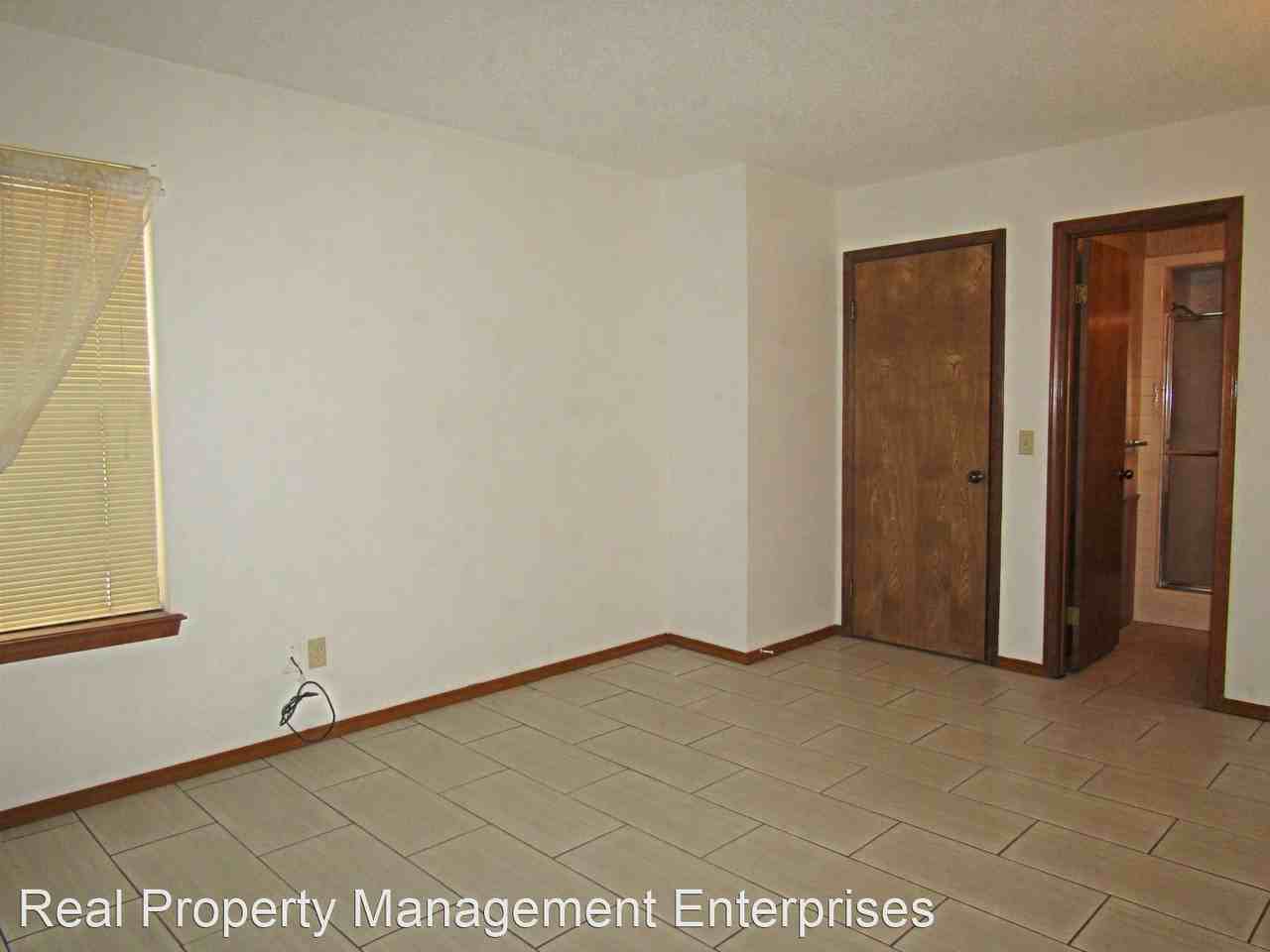 6022 Nw 16th St - Photo 3 of 8