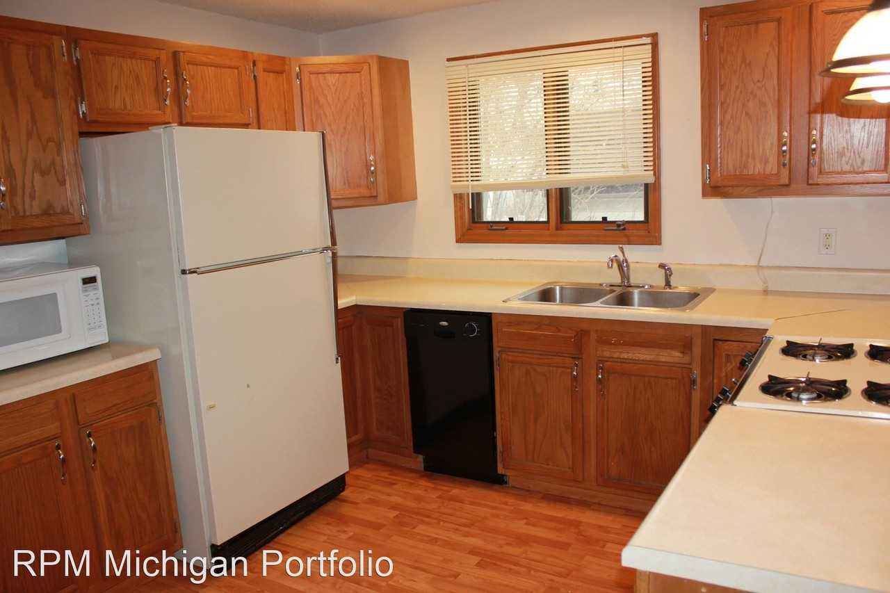 1020 Church St - Photo 2 of 11