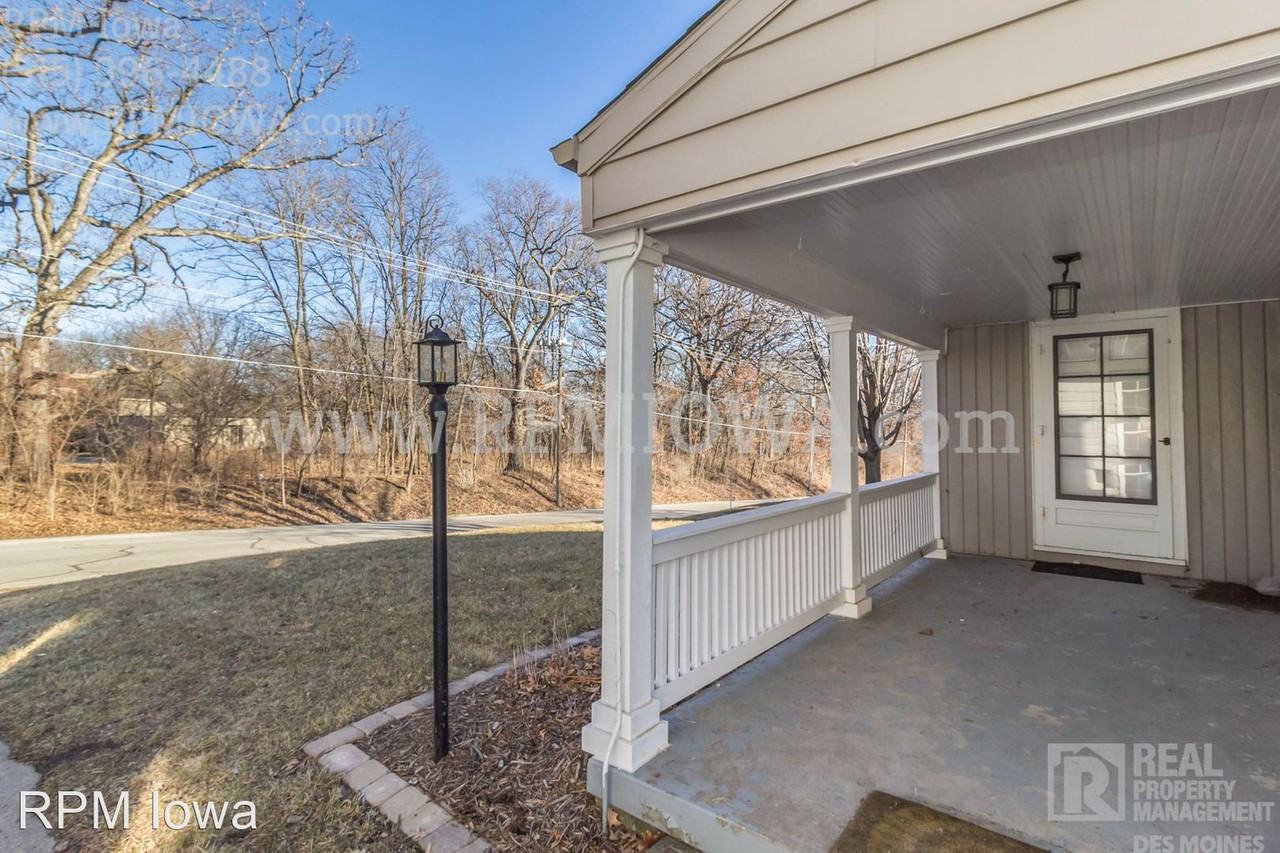 306 31st St - Photo 2 of 17