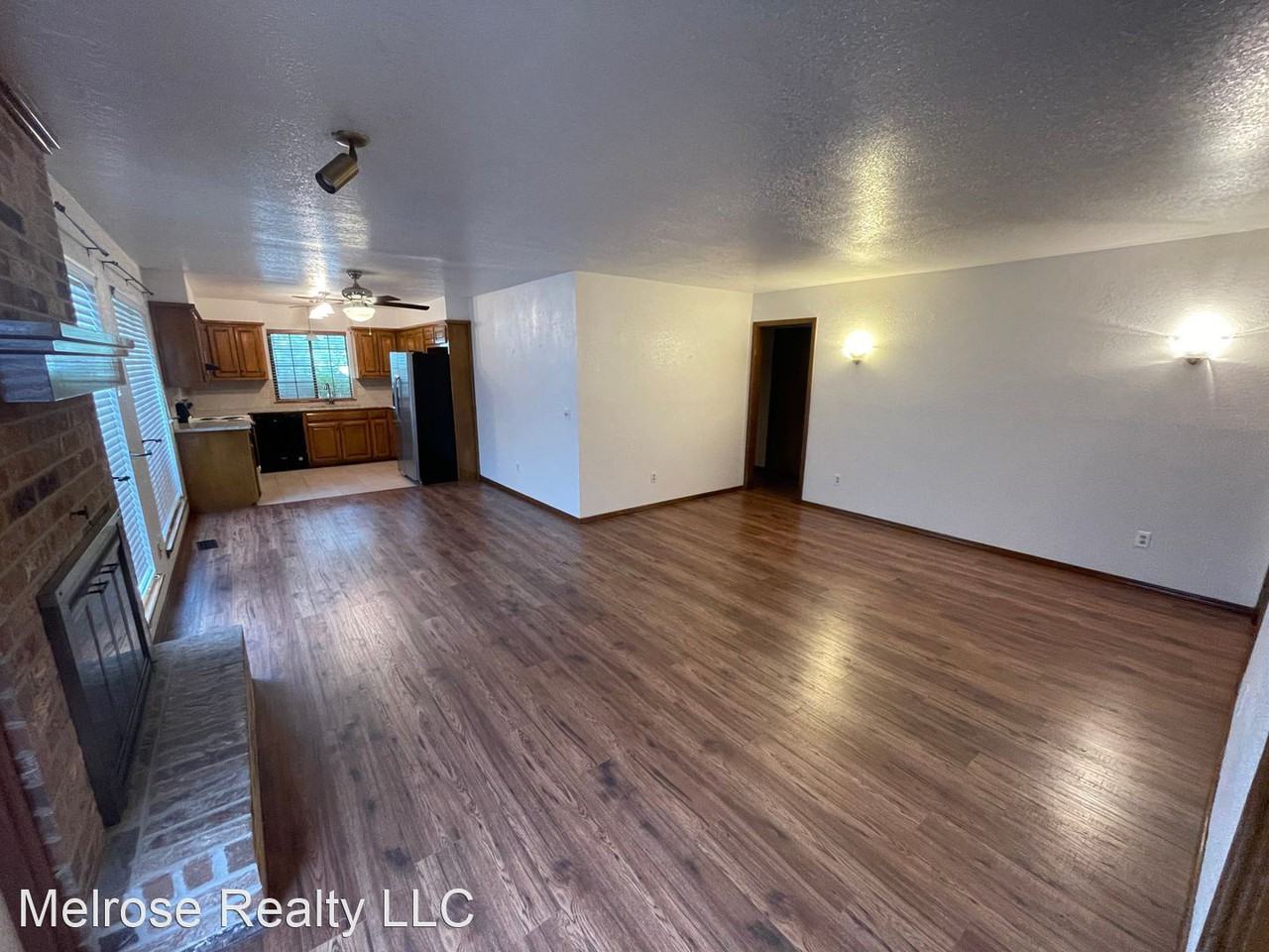 7017 N Spinnaker Ln - Photo 2 of 5