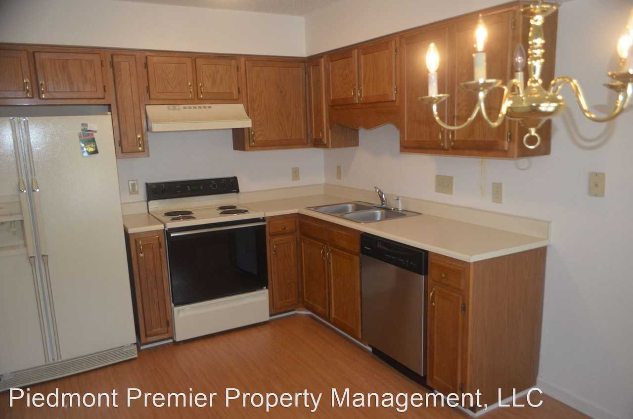 527 Mystic Dr - Photo 3 of 17