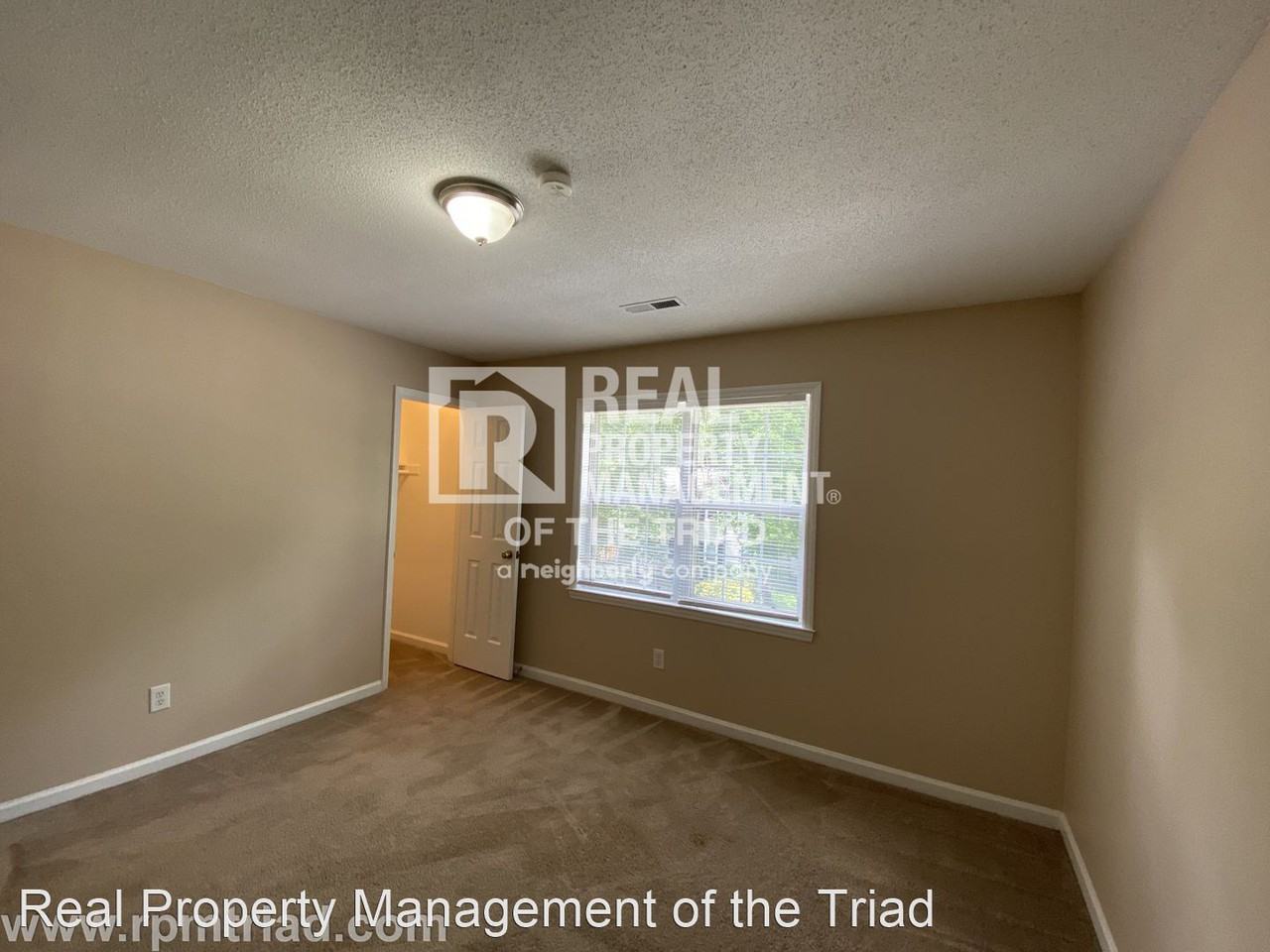 124 Arcaro Dr - Photo 2 of 32