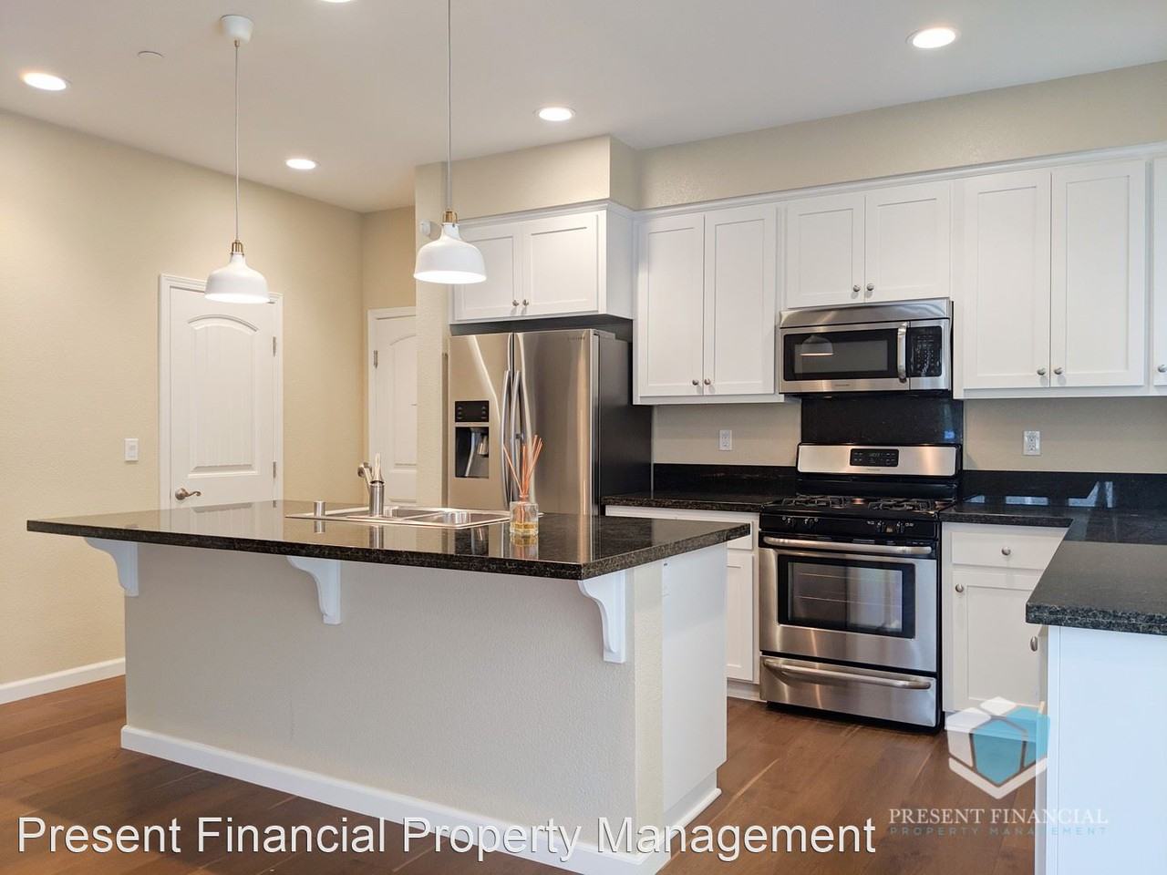 328 C St - Photo 3 of 24