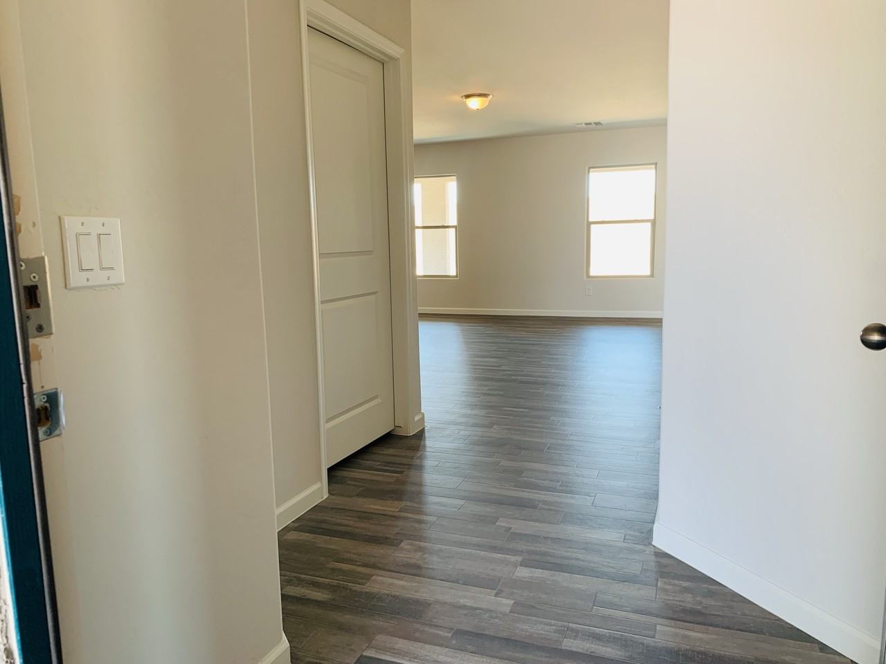 1084 W Greyhawk Loop - Photo 3 of 25