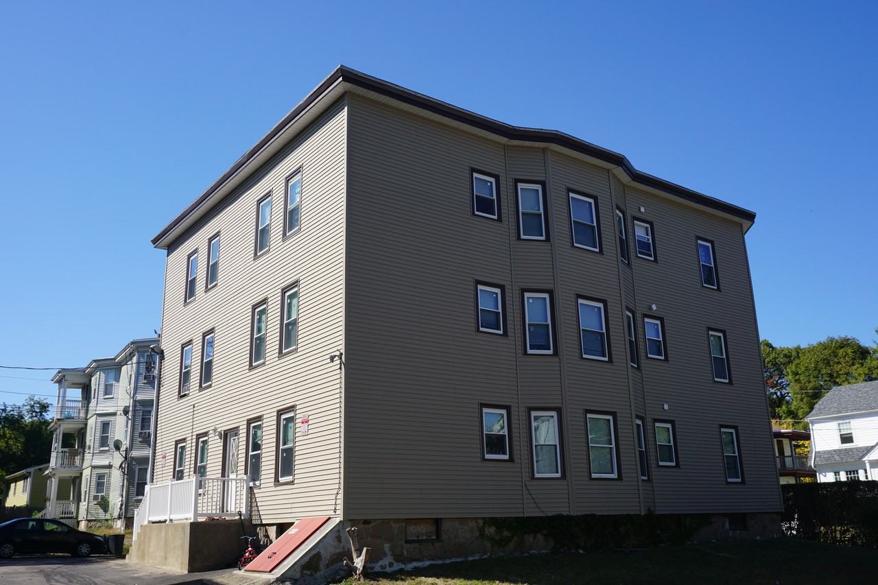 32 Lansdowne St - Photo 4 of 6